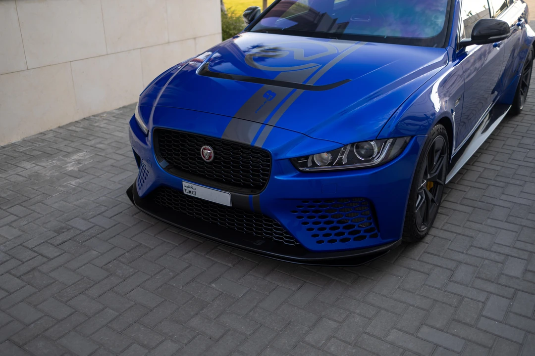 2019 Jaguar XE - Image 19 of 31
