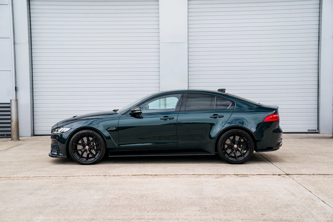 2019 Jaguar XE - Image 5 of 31