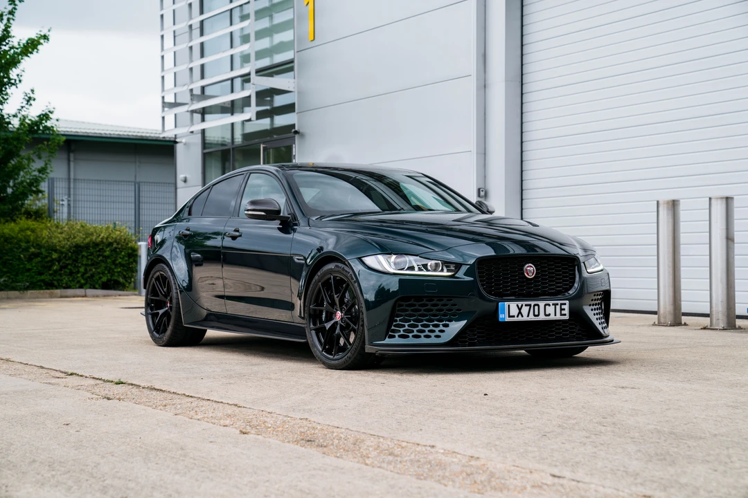 2019 Jaguar XE - Image 18 of 31