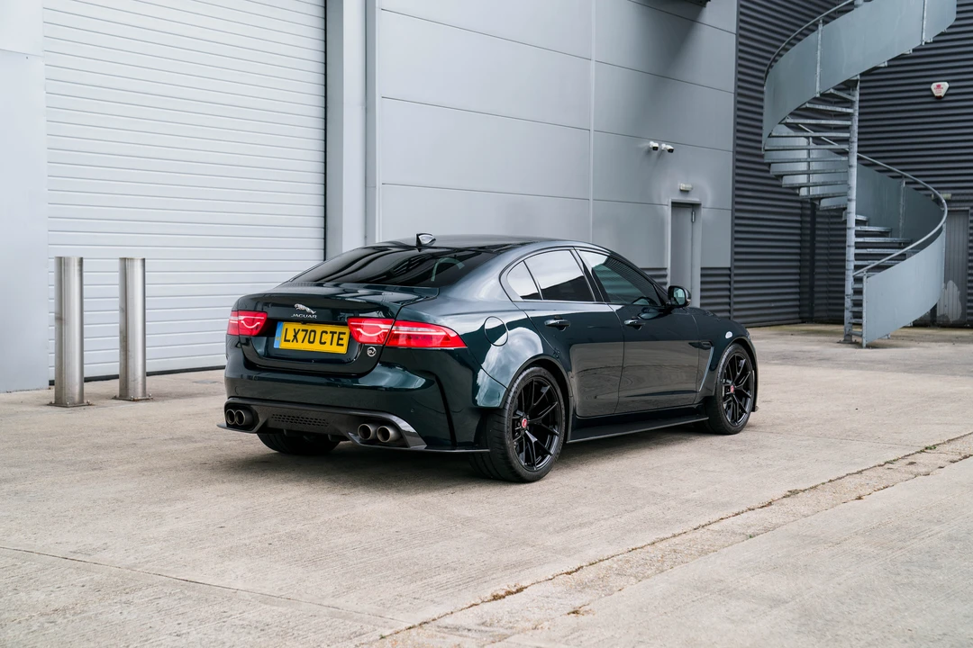 2019 Jaguar XE - Image 8 of 31