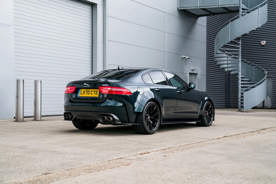 2019 Jaguar XE - Image 16 of 31