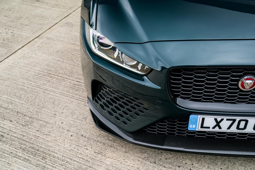 2019 Jaguar XE - Image 26 of 31