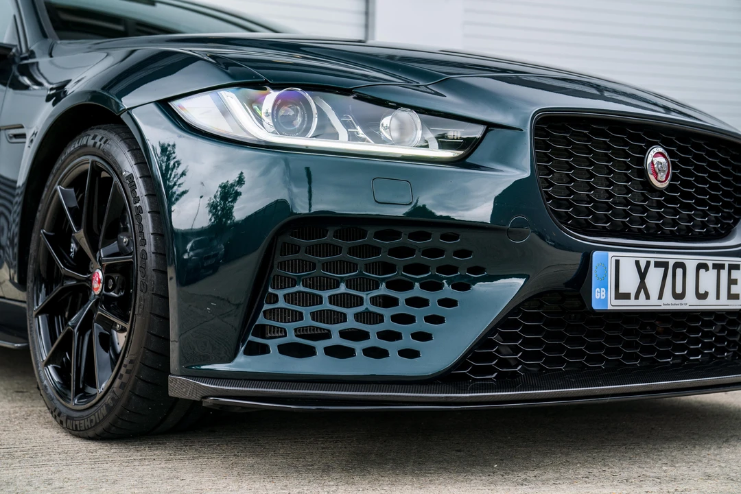 2019 Jaguar XE - Image 27 of 31