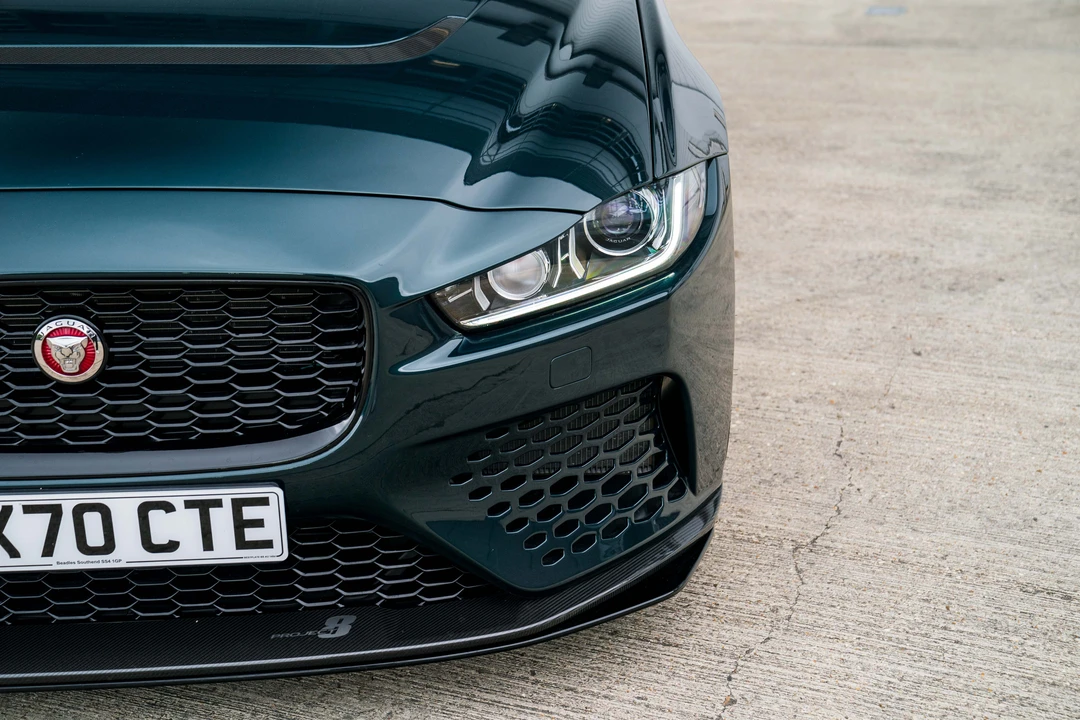 2019 Jaguar XE - Image 29 of 31