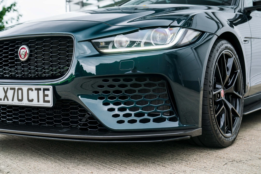 2019 Jaguar XE - Image 30 of 31