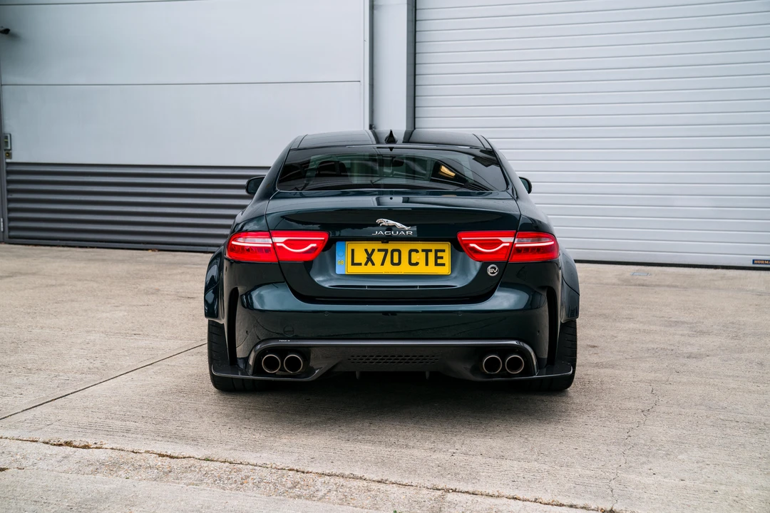 2019 Jaguar XE - Image 7 of 31