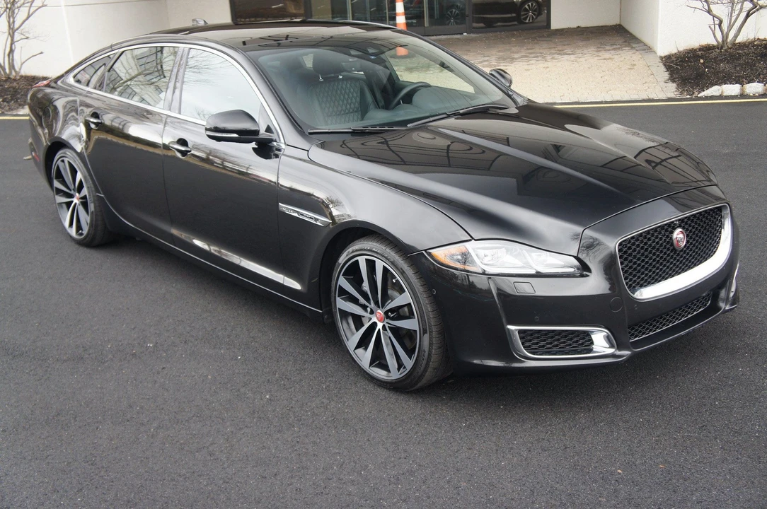 2019 Jaguar X351 XJ - Image 16 of 31