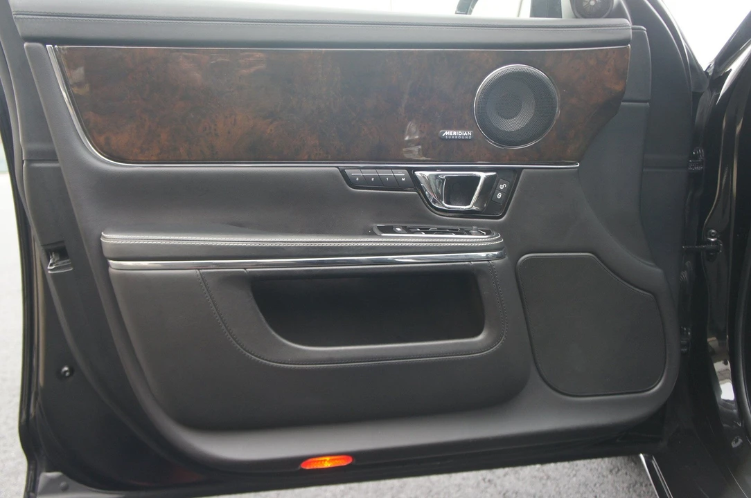 2019 Jaguar X351 XJ - Image 20 of 31