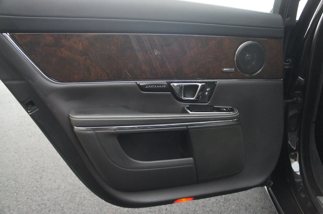 2019 Jaguar X351 XJ - Image 26 of 31