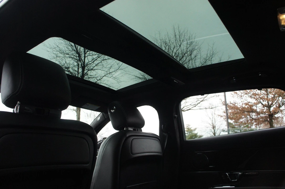 2019 Jaguar X351 XJ - Image 29 of 31