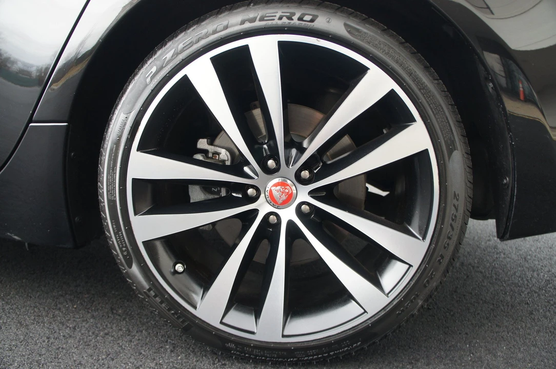 2019 Jaguar X351 XJ - Image 31 of 31