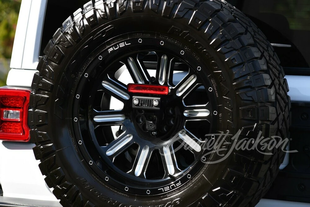 2019 Jeep JL Wrangler - Image 16 of 30