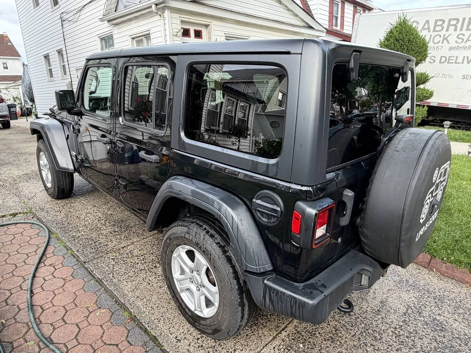 2019 Jeep JL Wrangler - Image 2 of 17
