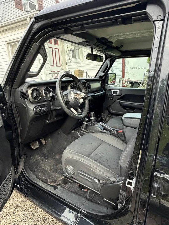 2019 Jeep JL Wrangler - Image 16 of 17