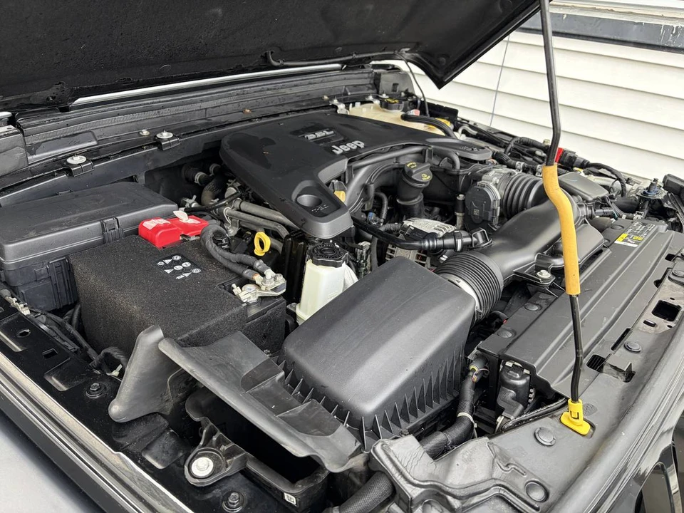 2019 Jeep JL Wrangler - Image 9 of 17