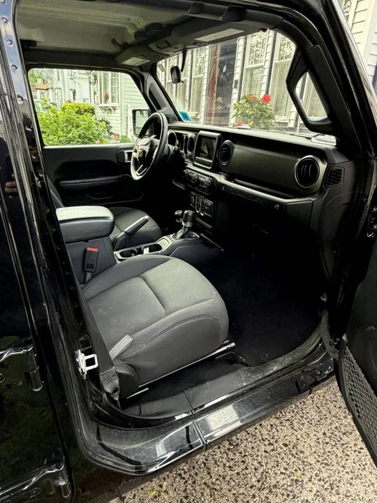 2019 Jeep JL Wrangler - Image 14 of 17