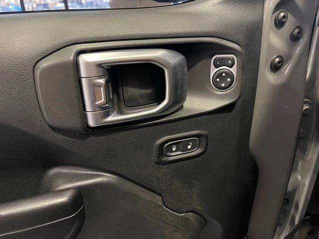 2019 Jeep JL Wrangler - Image 19 of 21