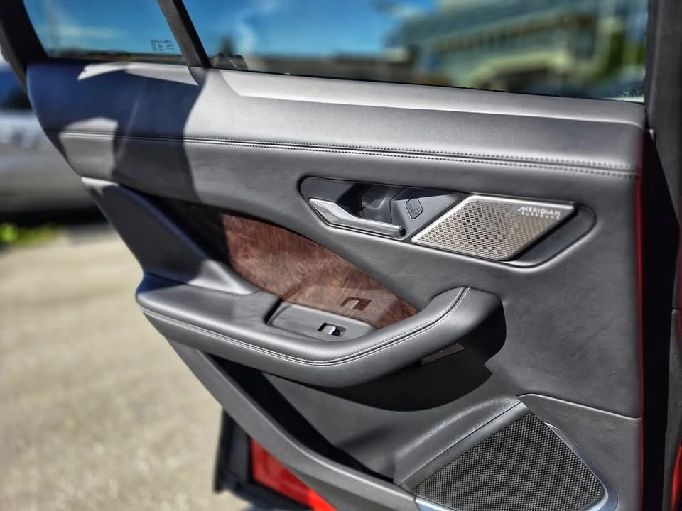 2019 Jaguar I-Pace - Image 7 of 15