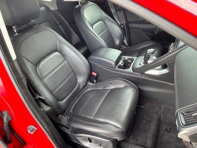 2019 Jaguar E-Pace - Image 11 of 18