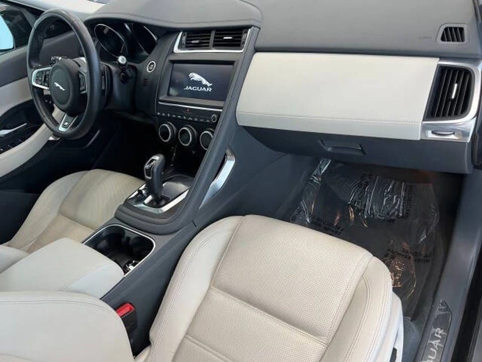 2019 Jaguar E-Pace - Image 15 of 20