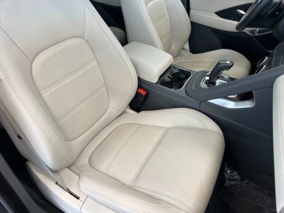 2019 Jaguar E-Pace - Image 14 of 20