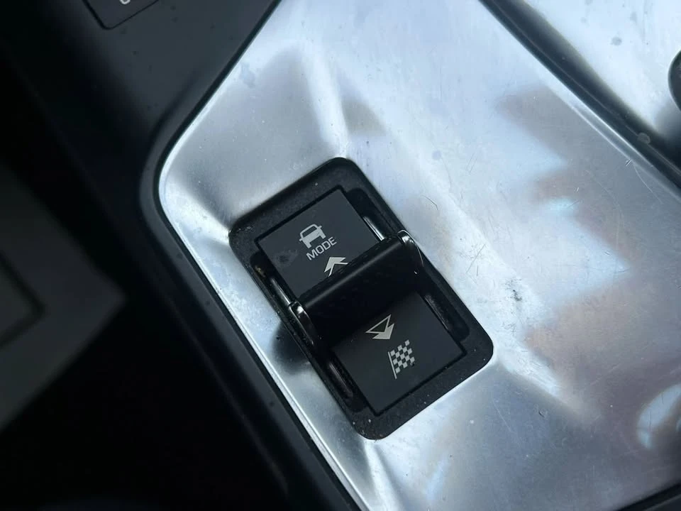 2019 Jaguar E-Pace - Image 14 of 20