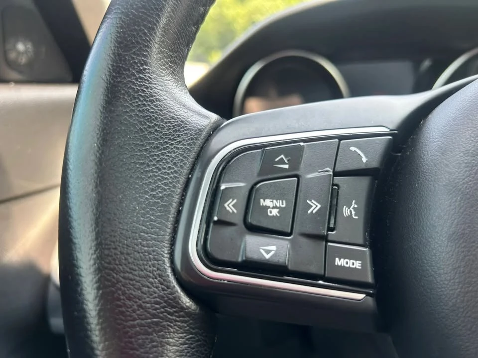 2019 Jaguar E-Pace - Image 11 of 20