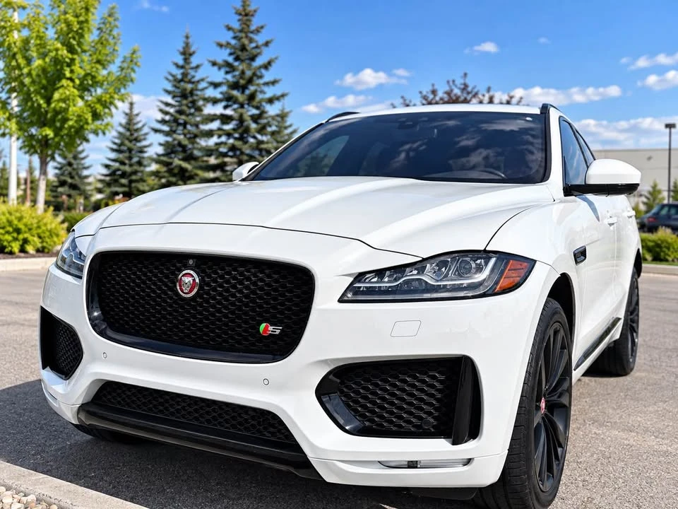 2019 Jaguar E-Pace - Image 3 of 14