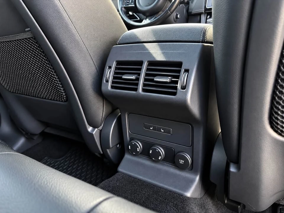 2019 Jaguar E-Pace - Image 9 of 14