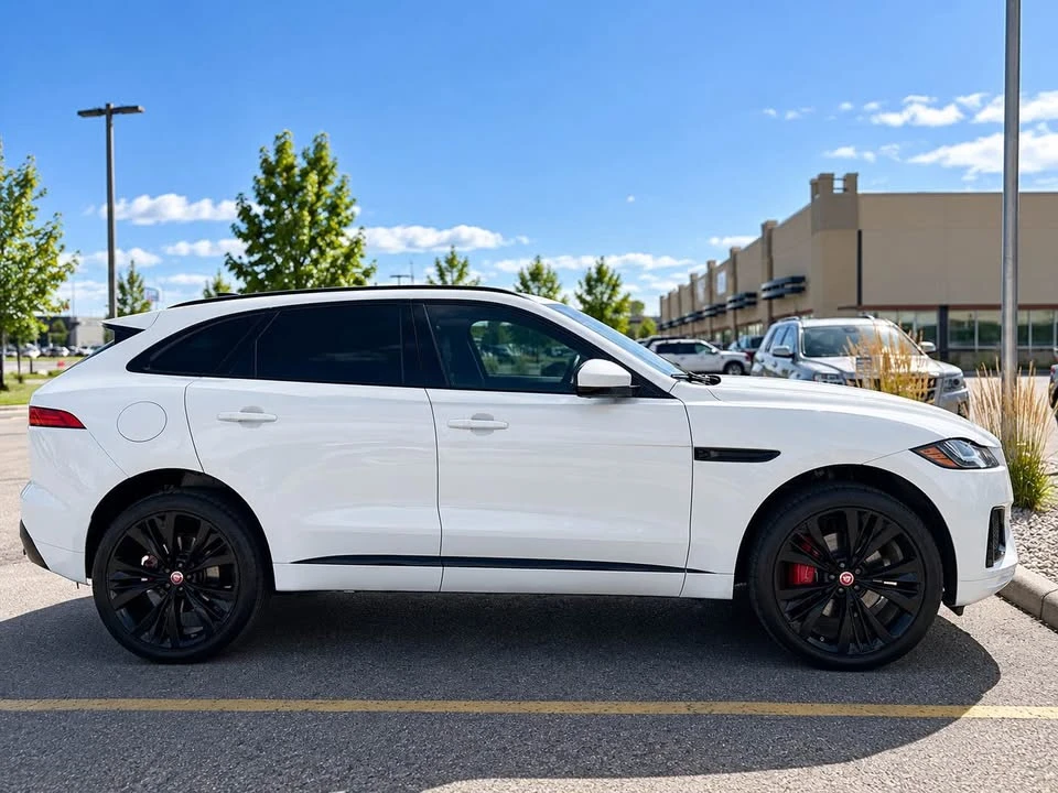 2019 Jaguar E-Pace - Image 11 of 14