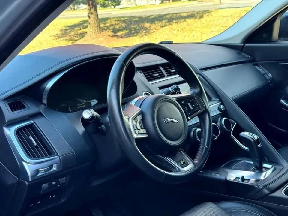 2019 Jaguar E-Pace - Image 13 of 20