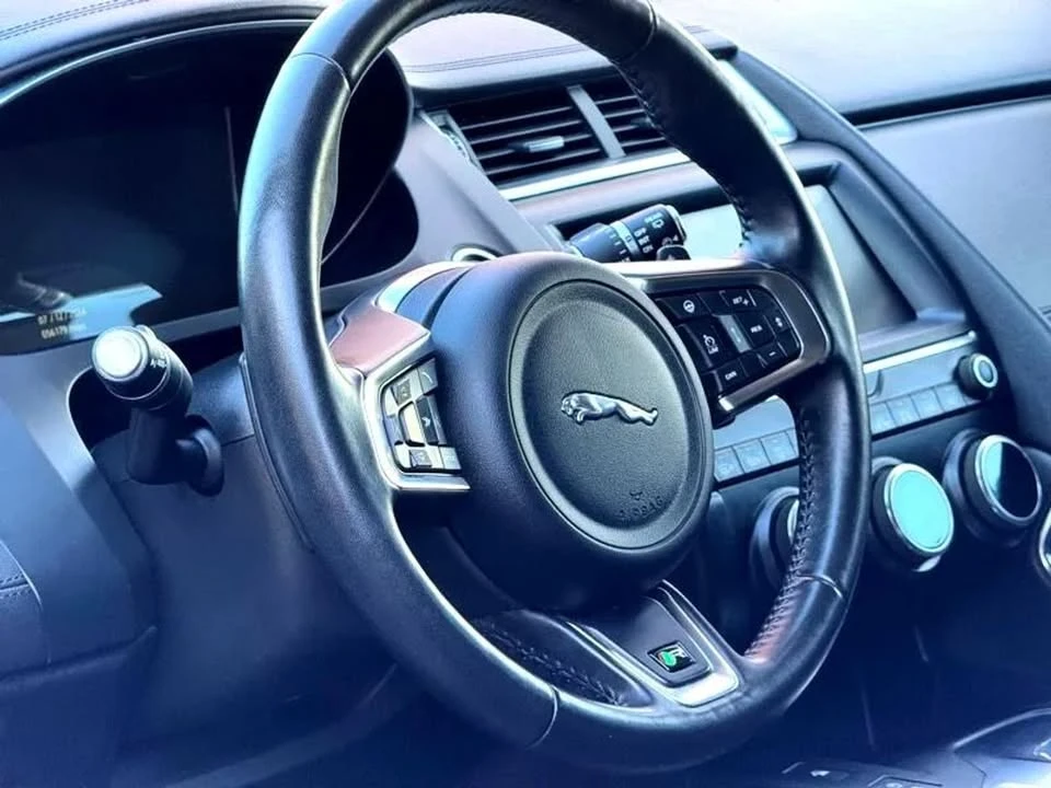 2019 Jaguar E-Pace - Image 14 of 20