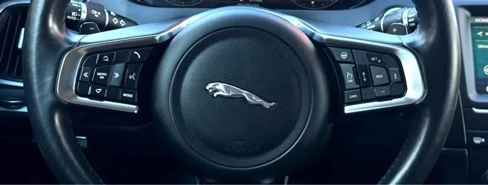 2019 Jaguar E-Pace - Image 15 of 20