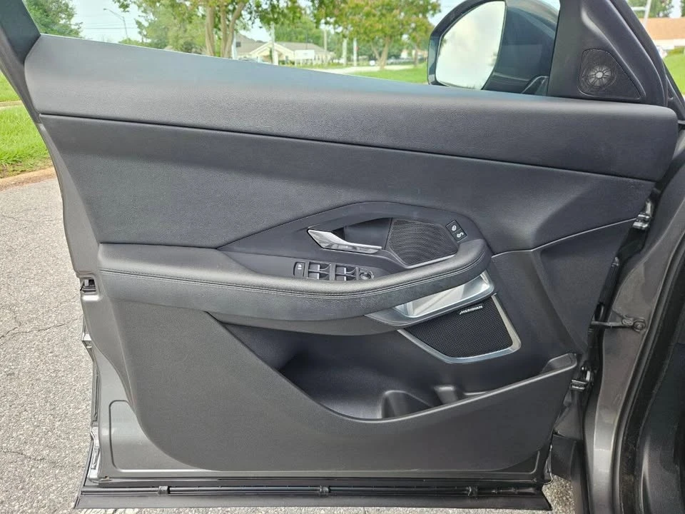 2019 Jaguar E-Pace - Image 13 of 20