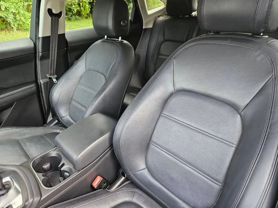 2019 Jaguar E-Pace - Image 12 of 20