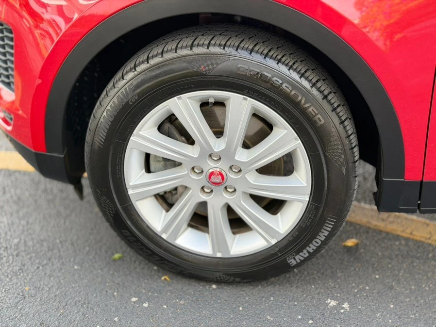 2019 Jaguar E-Pace - Image 5 of 20