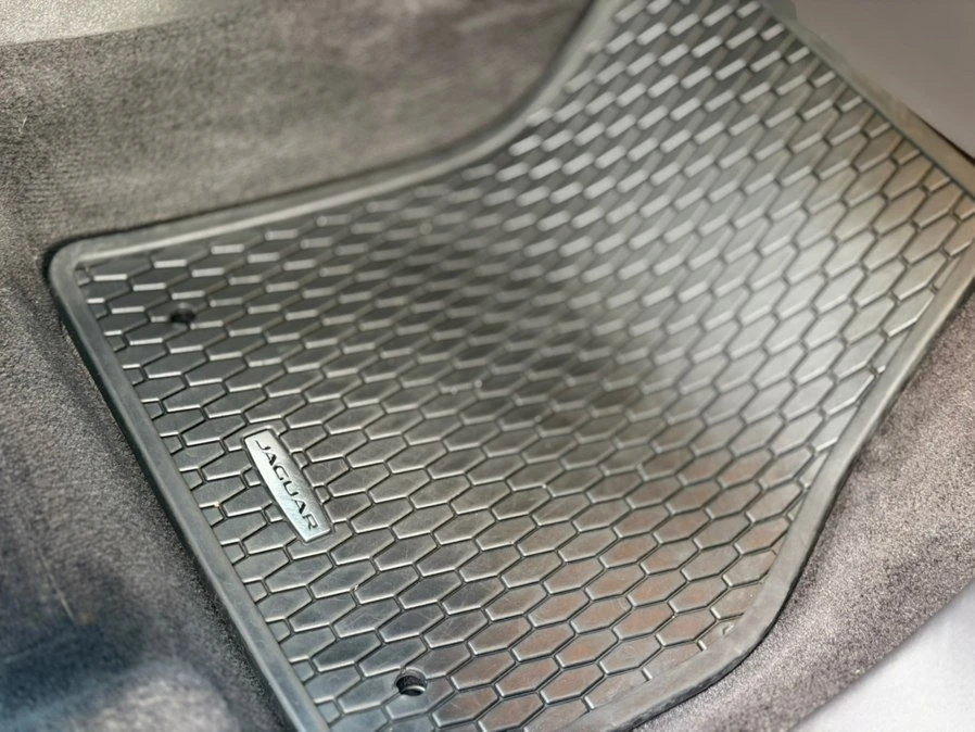 2019 Jaguar E-Pace - Image 16 of 20