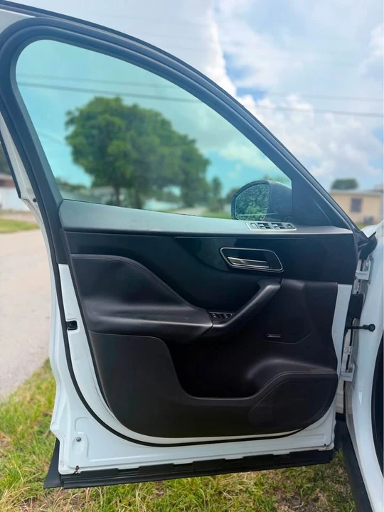 2019 Jaguar E-Pace - Image 14 of 20