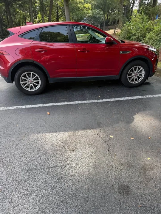 2019 Jaguar E-Pace - Image 5 of 10