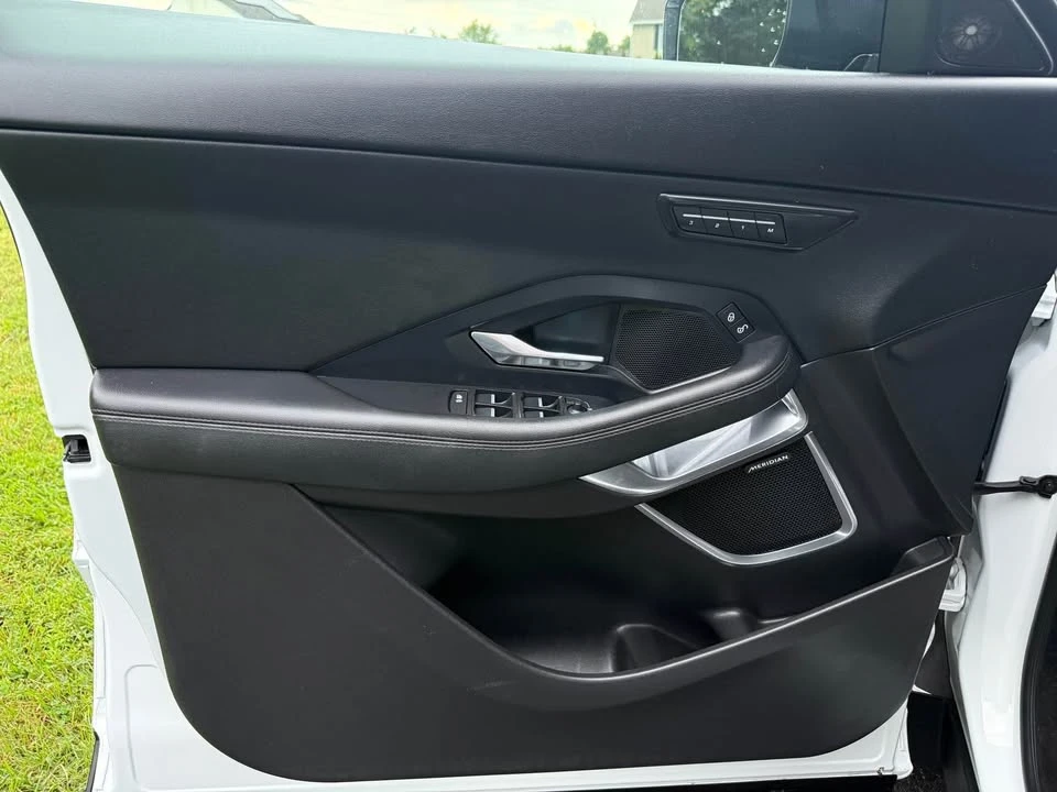 2019 Jaguar E-Pace - Image 10 of 20