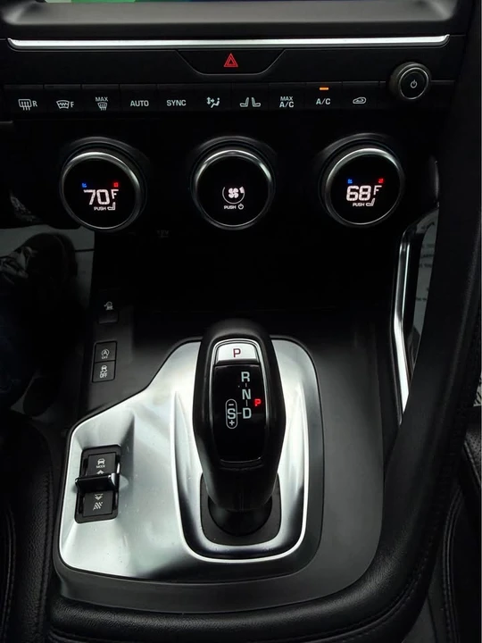 2019 Jaguar E-Pace - Image 13 of 20