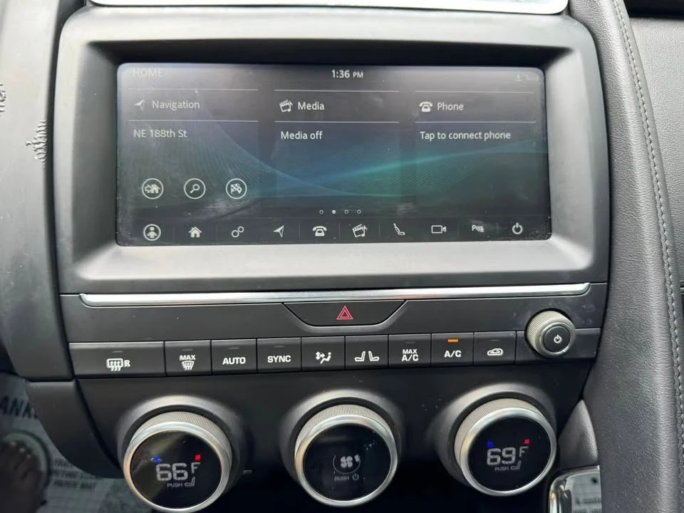 2019 Jaguar E-Pace - Image 10 of 19