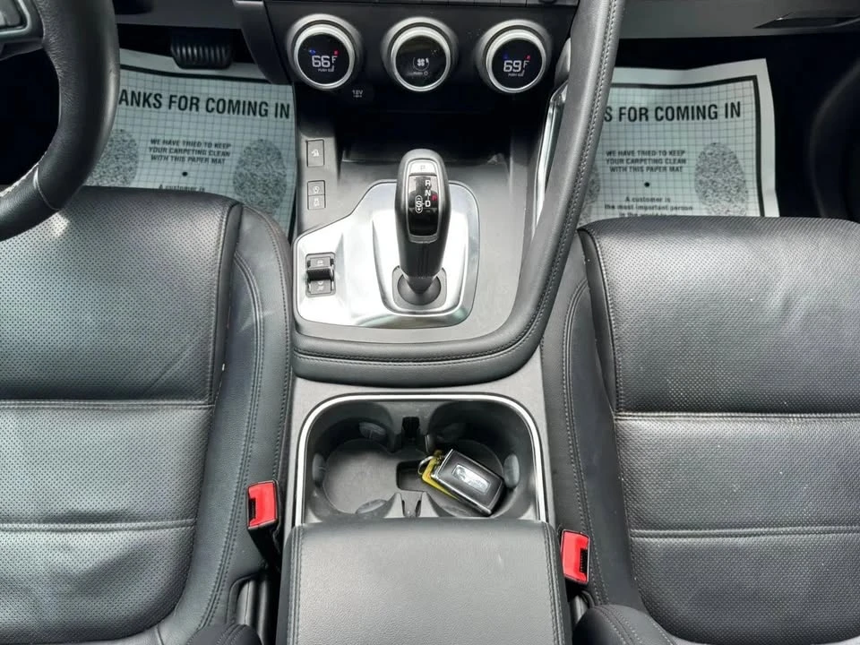 2019 Jaguar E-Pace - Image 13 of 19