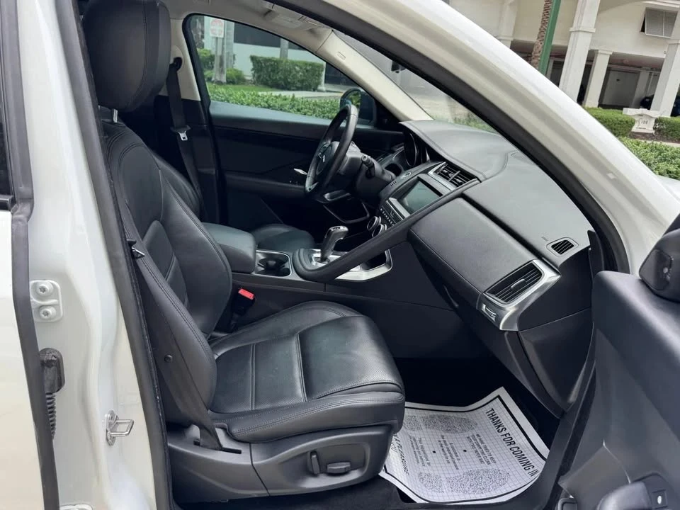 2019 Jaguar E-Pace - Image 15 of 19
