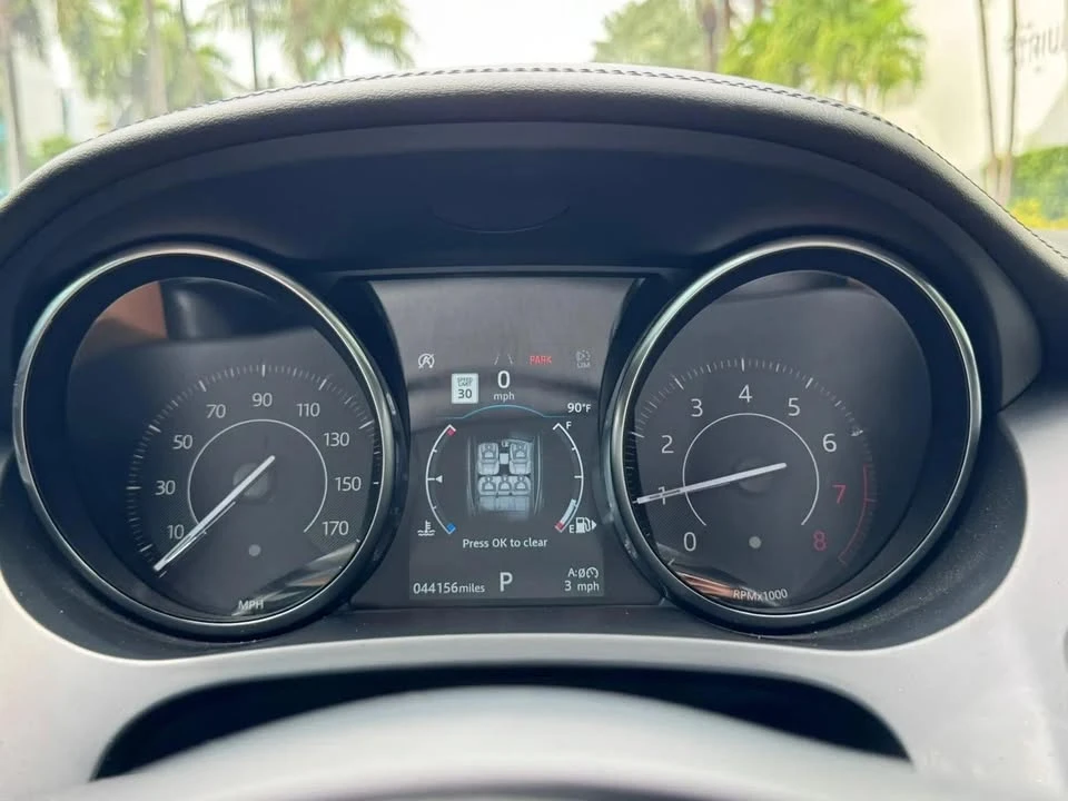 2019 Jaguar E-Pace - Image 9 of 19