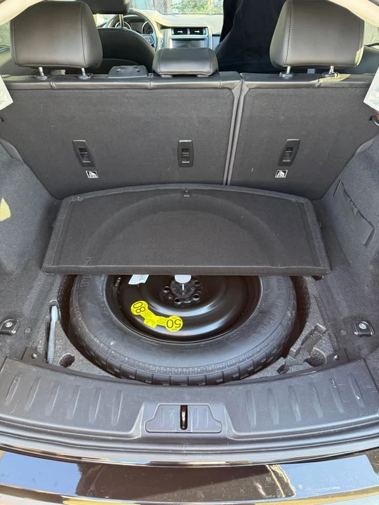 2019 Jaguar E-Pace - Image 12 of 13