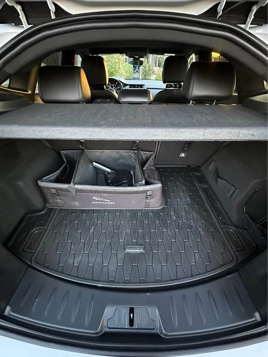 2019 Jaguar E-Pace - Image 14 of 18