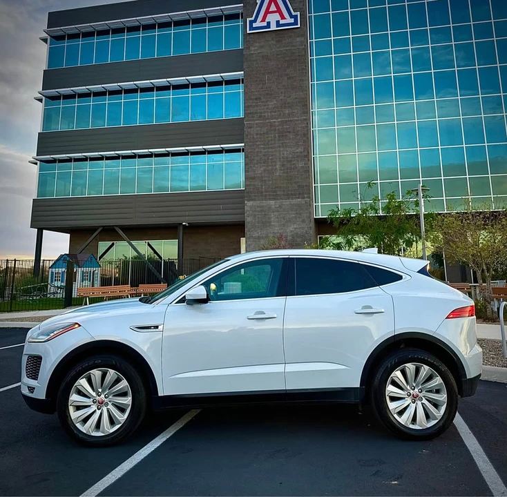 2019 Jaguar E-Pace - Image 4 of 18