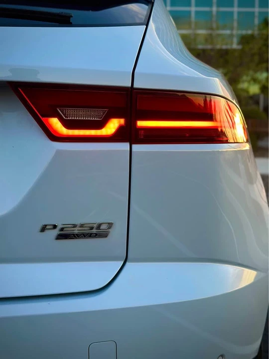 2019 Jaguar E-Pace - Image 8 of 18