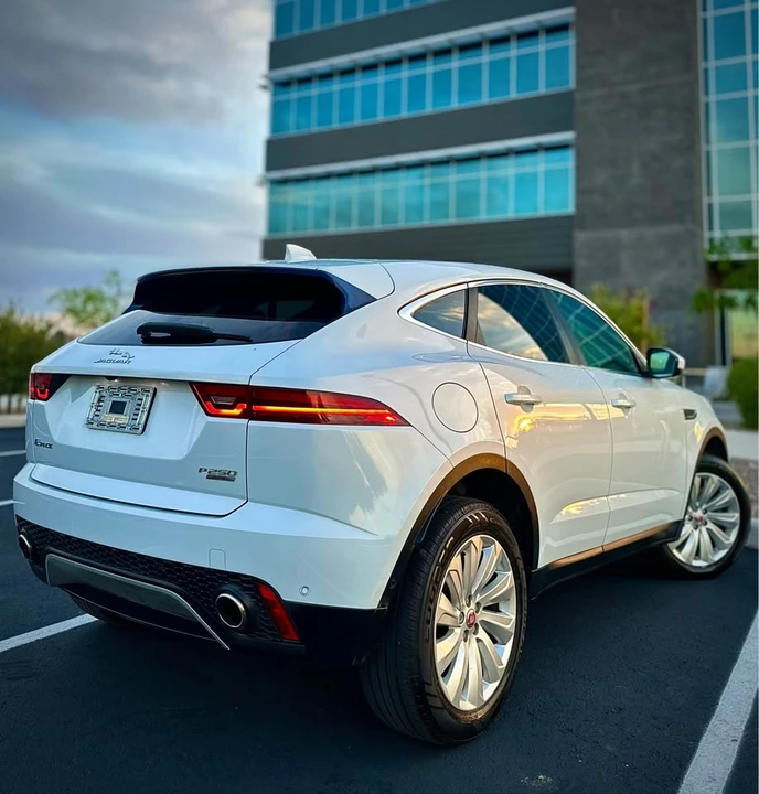 2019 Jaguar E-Pace - Image 7 of 18
